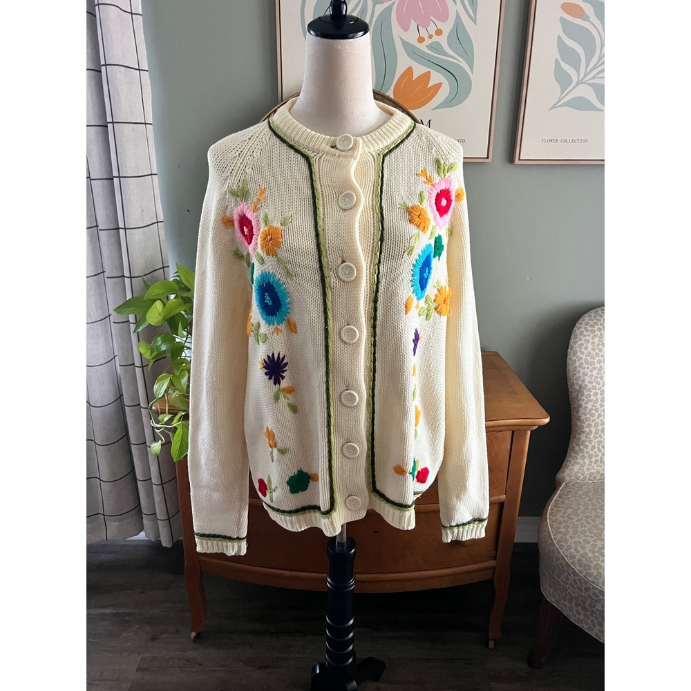 Vintage Floral Embroidered Cream Cardigan Sweater Colorful Knit Raglan Sleeve